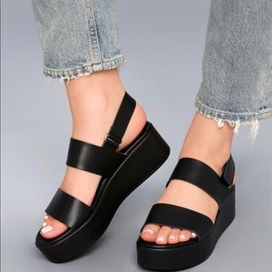 Steve Madden black sandals